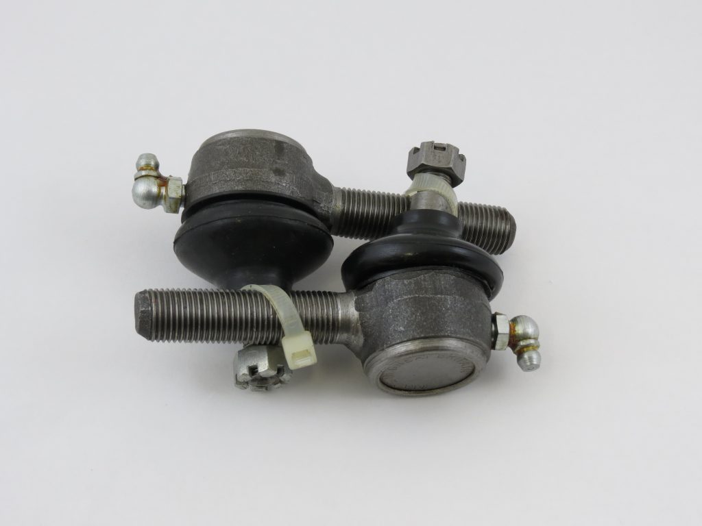 Steering Cross Rod Ends Set: External Threads 